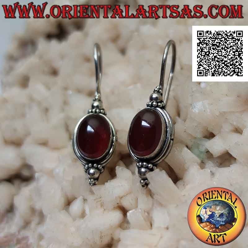 Boucles d'oreilles en argent crochet avec cornaline cabochon ovale avec bord lisse et trio de boules au-dessus et en dessous