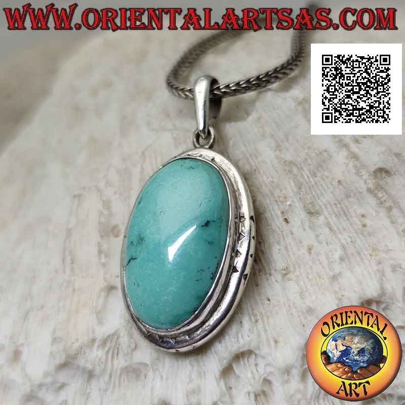 Pendentif en argent avec turquoise antique ovale et bord saillant lisse gravé sur les points cardinaux