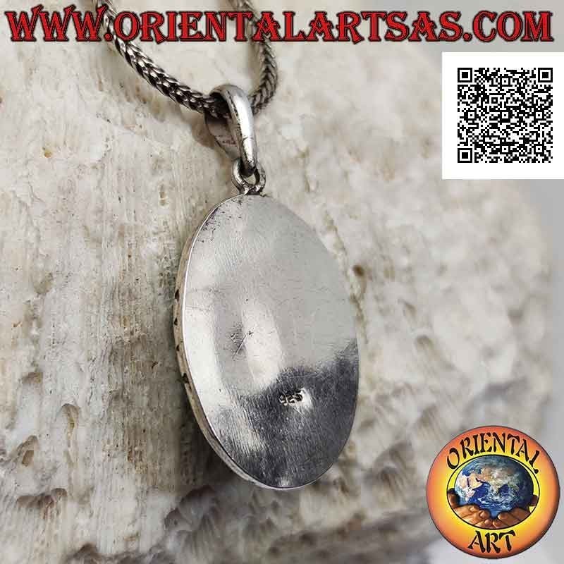 Pendentif en argent avec turquoise antique ovale et bord saillant lisse gravé sur les points cardinaux
