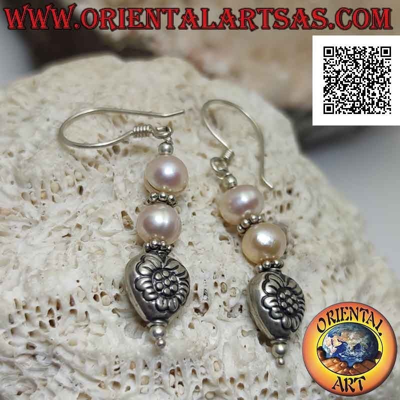 Boucles d'oreilles à levier en argent avec deux perles et coeur avec pendentifs fleurs gravés