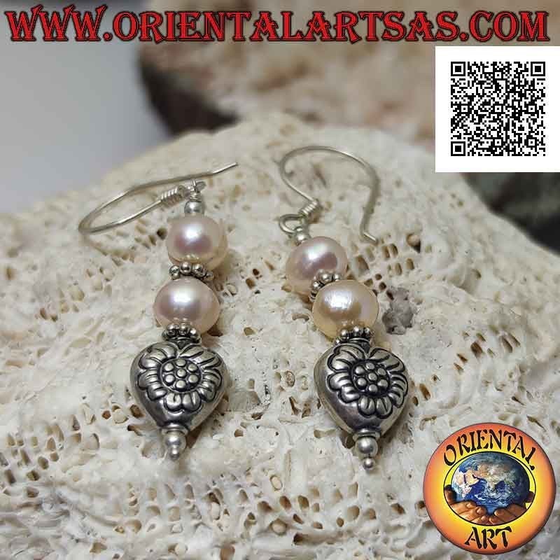 Boucles d'oreilles à levier en argent avec deux perles et coeur avec pendentifs fleurs gravés