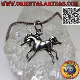 Ciondolo in argento, l'unicorno rampante di profilo