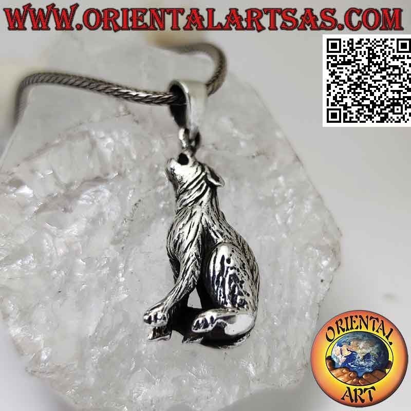 Silver pendant in the shape of a three-dimensional howling wolf