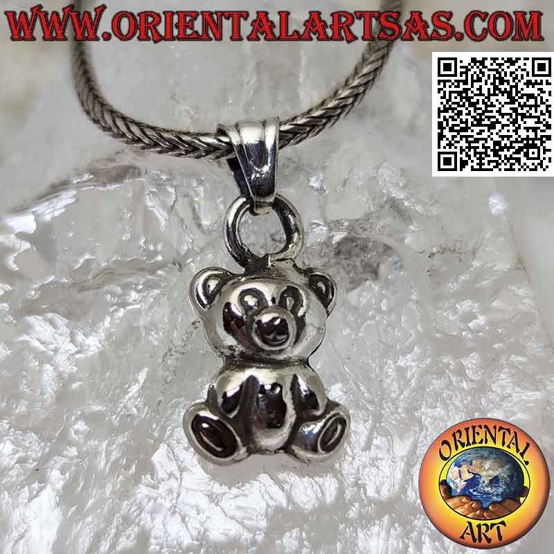 Silver pendant in the shape of a three-dimensional bear