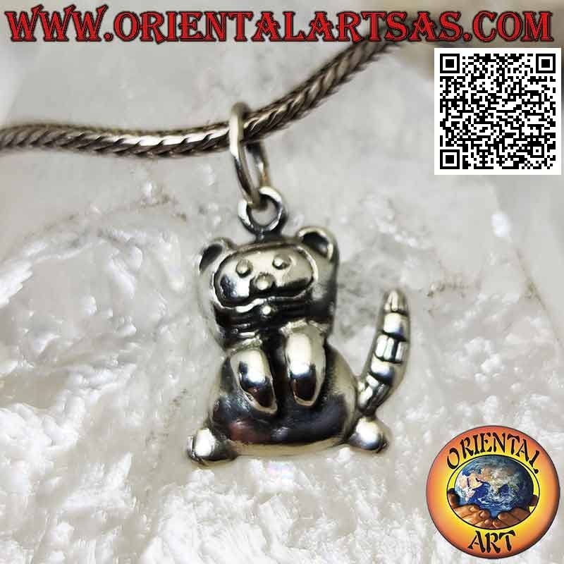 Colgante de plata en forma de castor (anime)