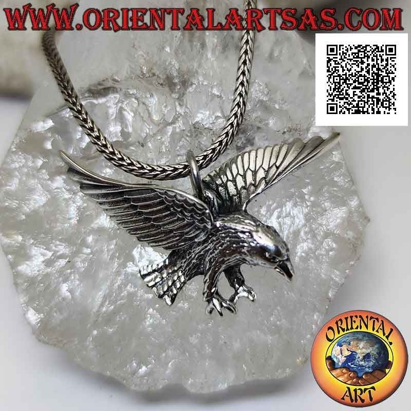 Silver pendant in the shape of a hunting eagle (three-quarter view) with flat wings