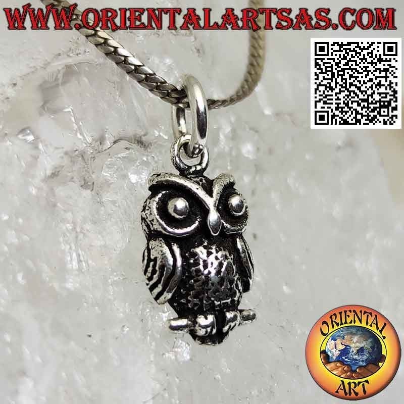 Colgante de plata, búho en la rama con alas en las caderas (pequeño)