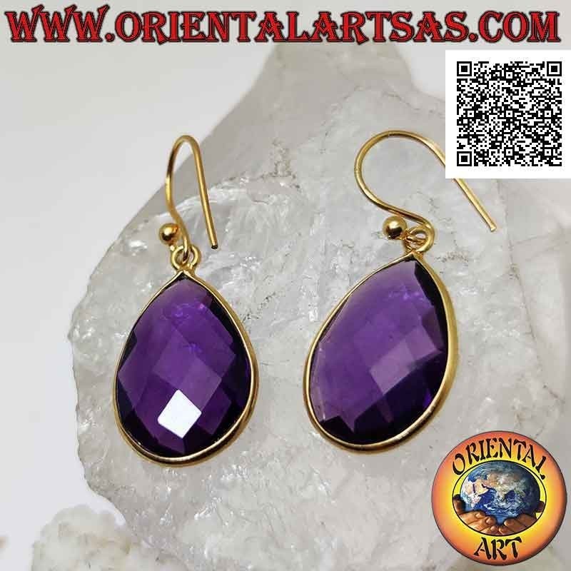 Orecchini in argento placcati oro con ametista di sintesi a goccia sfaccettata contornata da bordo liscio