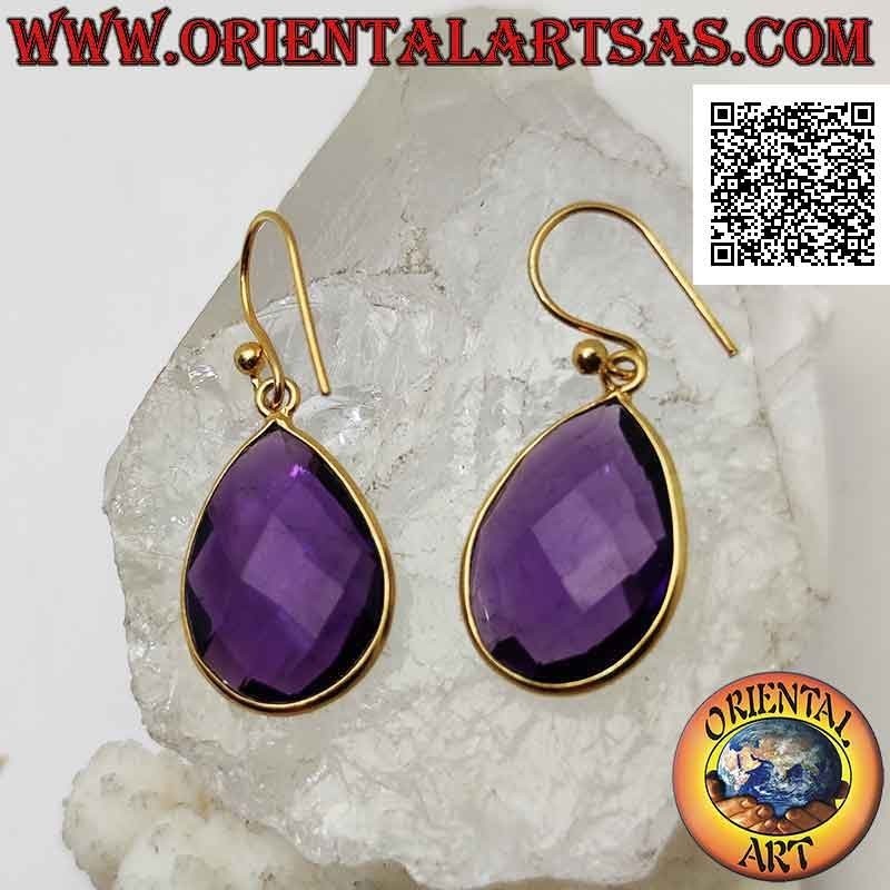 Boucles d'oreilles en argent plaqué or avec améthyste synthétique en forme de goutte facettée entourée d'un bord lisse