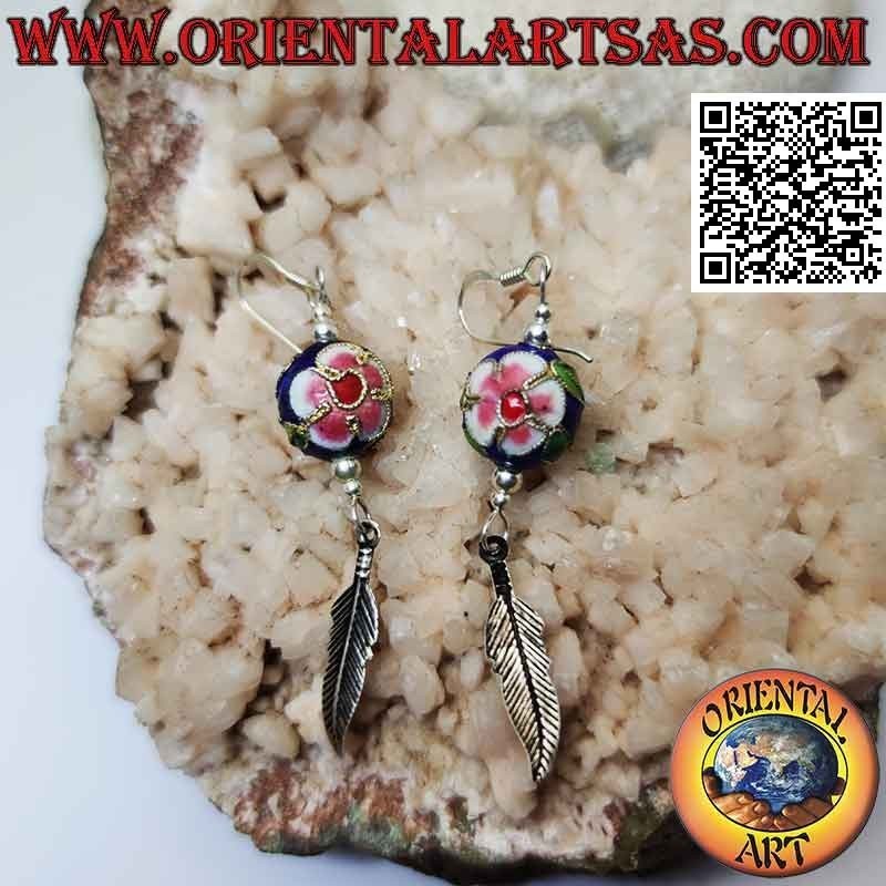 Boucles d'oreilles dormeuses en argent avec sphère émaillée au feu et pendentif plume