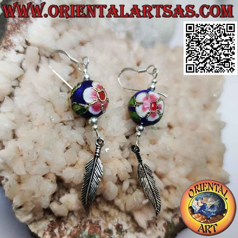 Boucles d'oreilles dormeuses en argent avec sphère émaillée au feu et pendentif plume