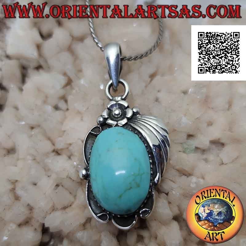 Silberner Anhänger mit großer ovaler Cabochon-Türkispaste und Blume mit Blatt oben