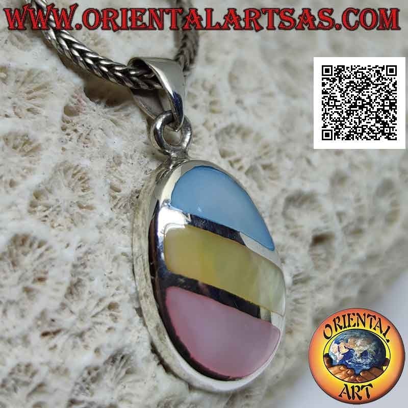 Ciondolo in argento ovale con tre fasce oblique di madreperla multicolor a filo bordo