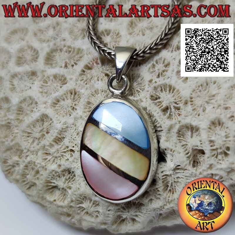 Ciondolo in argento ovale con tre fasce oblique di madreperla multicolor a filo bordo