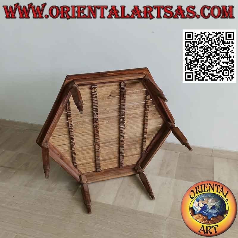 Mesita baja hexagonal en madera de teca y centro de bambú
