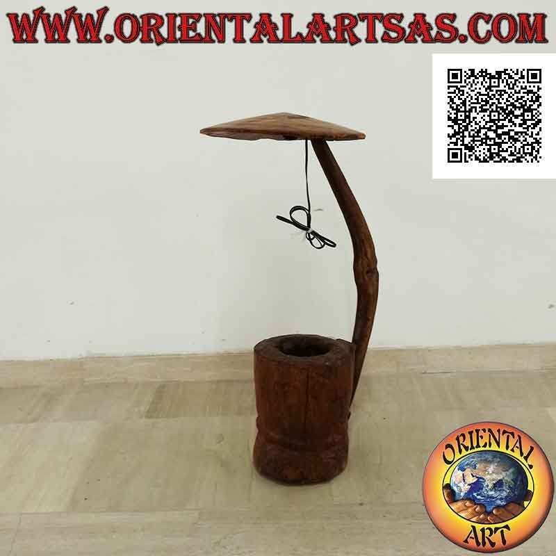 Lampe parapluie cylindrique fabriquée avec des moyens anciens de wagons en bois massif
