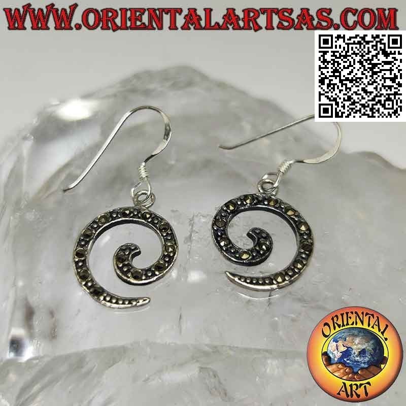 Pendientes de palanca de plata con una espiral tachonada de marcasita