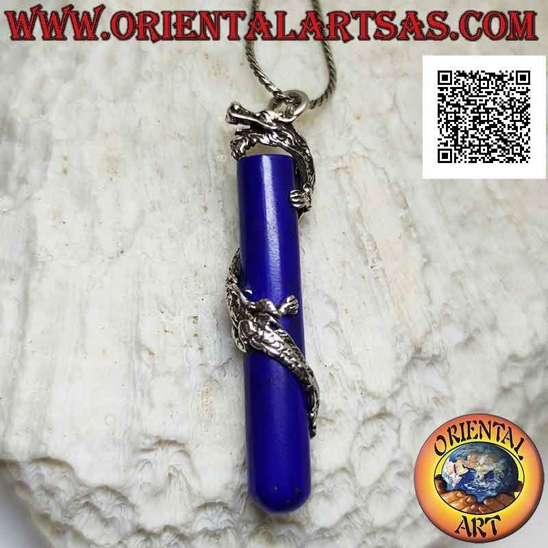 Ciondolo in argento drago attorcigliato a spirale intorno ad un cilindro di sodalite di sintesi