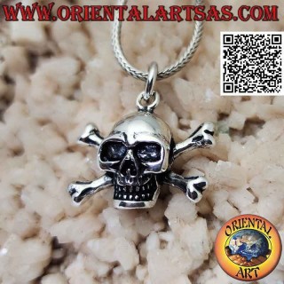 Silver pendant in the shape of a skull on the crossed femoral bones (large)