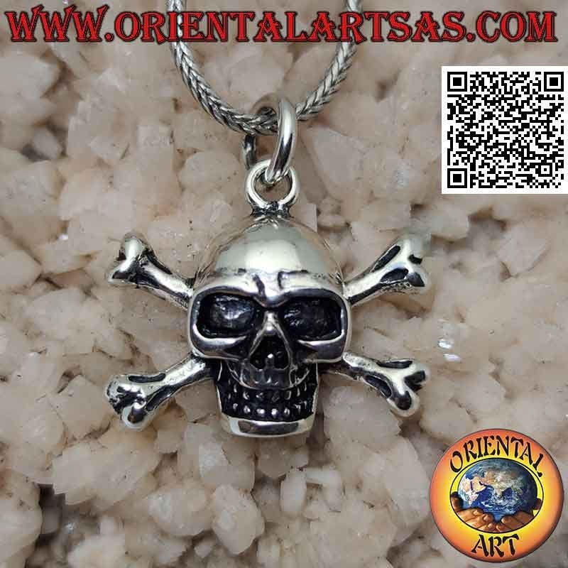 Ciondolo in argento a forma di teschio sulle ossa femorali incrociate (grande)