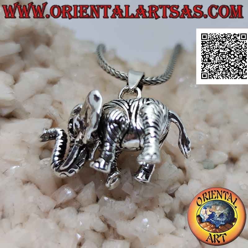 Ciondolo in argento a forma di elefante sagomato tridimensionale, completamente mobile (muove testa, zampe e coda)