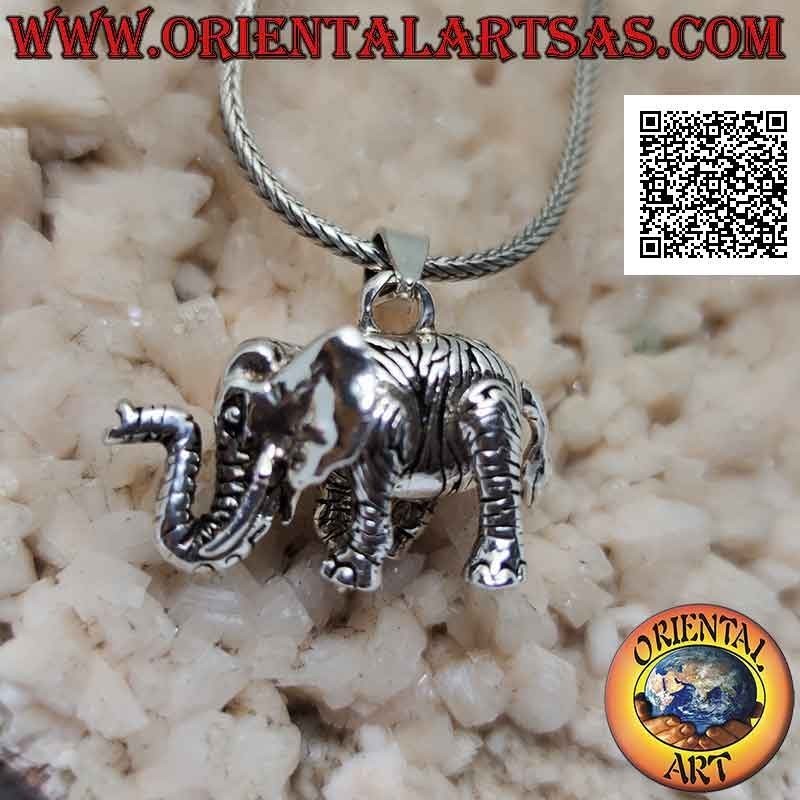 Ciondolo in argento a forma di elefante sagomato tridimensionale, completamente mobile (muove testa, zampe e coda)