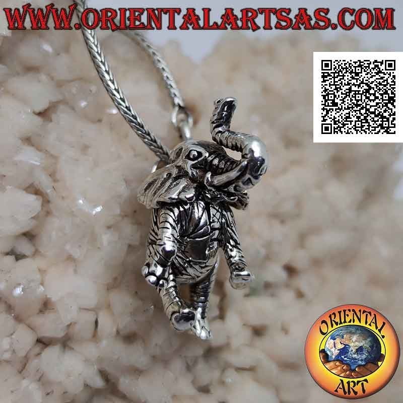 Pendentif en argent en forme d'éléphant en trois dimensions, entièrement mobile (déplace la tête, les pattes et la queue)
