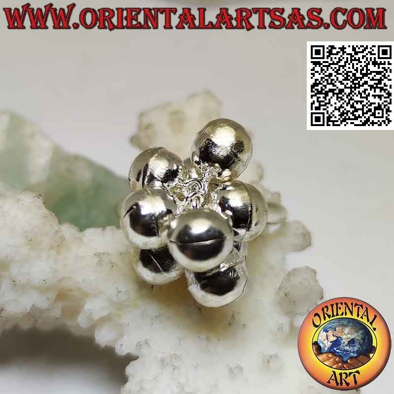 Anello in argento con gruppo di campanelli lisci