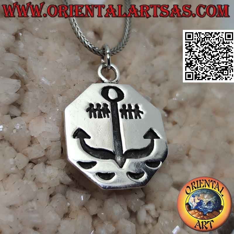 Silver pendant, smooth octagonal plate with engraved anchor and sailors