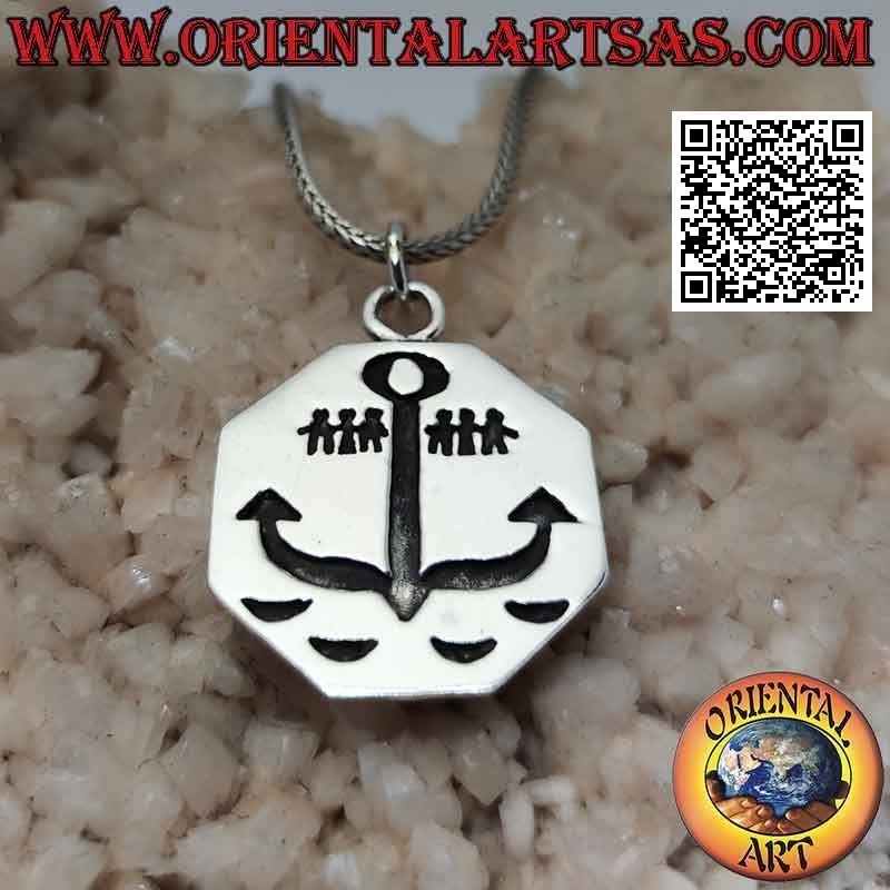 Silver pendant, smooth octagonal plate with engraved anchor and sailors