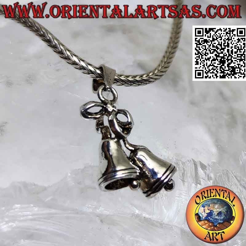 Pendentif en argent, paire de grelots réunis par un arc