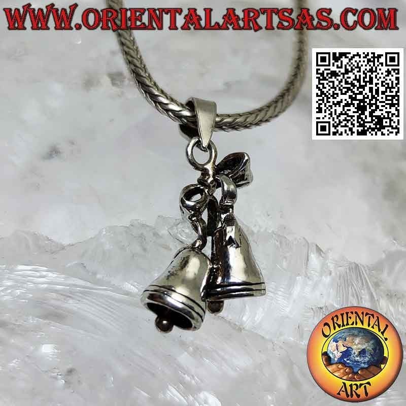 Colgante de plata, par de campanas unidas por un lazo