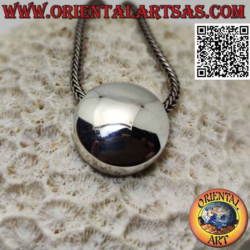 Colgante de plata lisa en forma de botón convexo con agujeros en los laterales