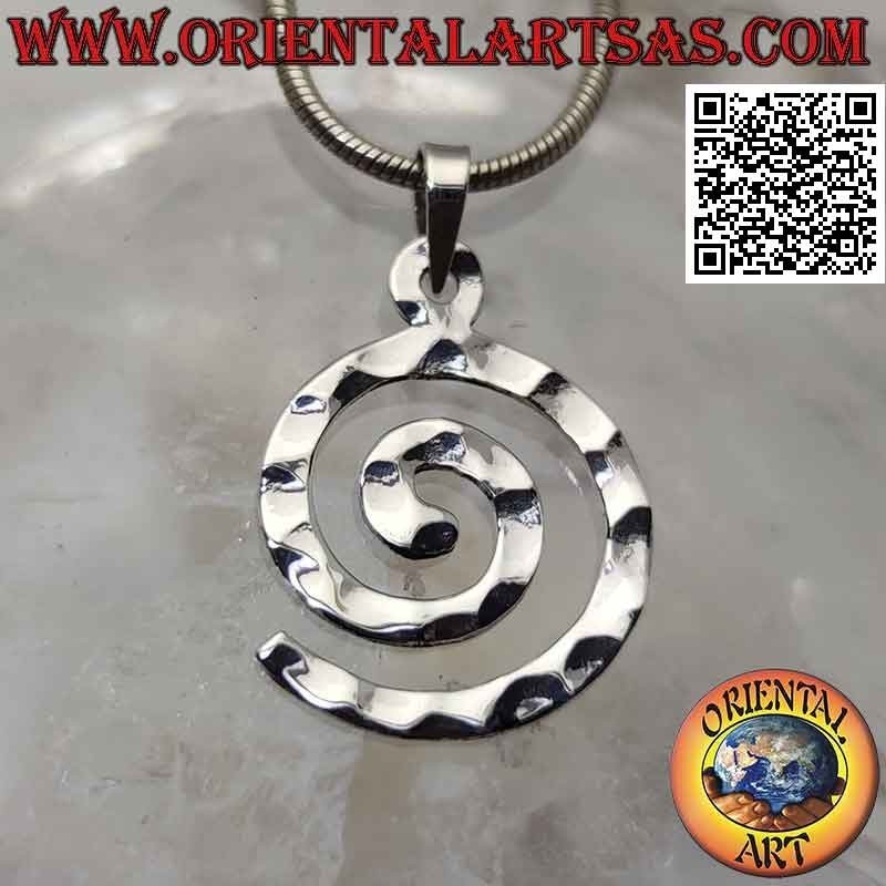 Colgante de plata lisa en forma de espiral con dorso martillado (Ø 15)