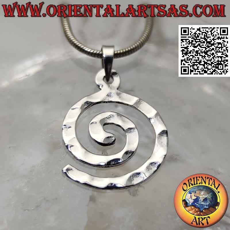Colgante de plata lisa en forma de espiral con dorso martillado (Ø 15)