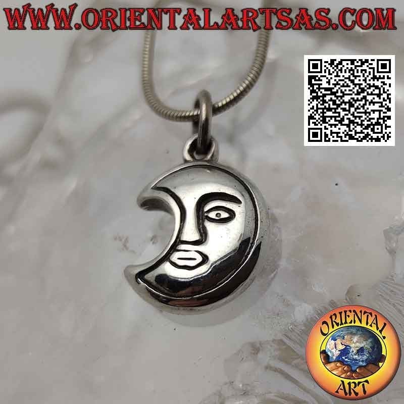 Colgante de plata, media luna redondeada de doble cara con media cara grabada