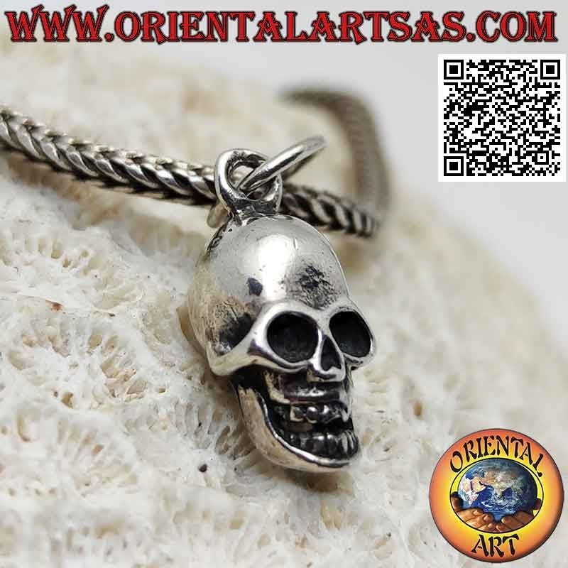 Colgante de plata en forma de calavera tridimensional con ojos bien abiertos (pequeño)