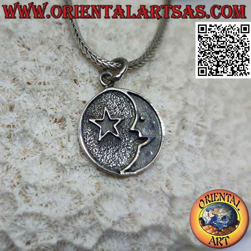 Pendentif en argent, médaille avec lune et étoile en bas-relief