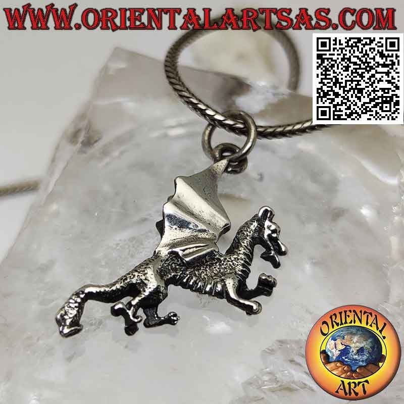 Colgante de plata, dragón celta desenfrenado con alas lisas tridimensionales