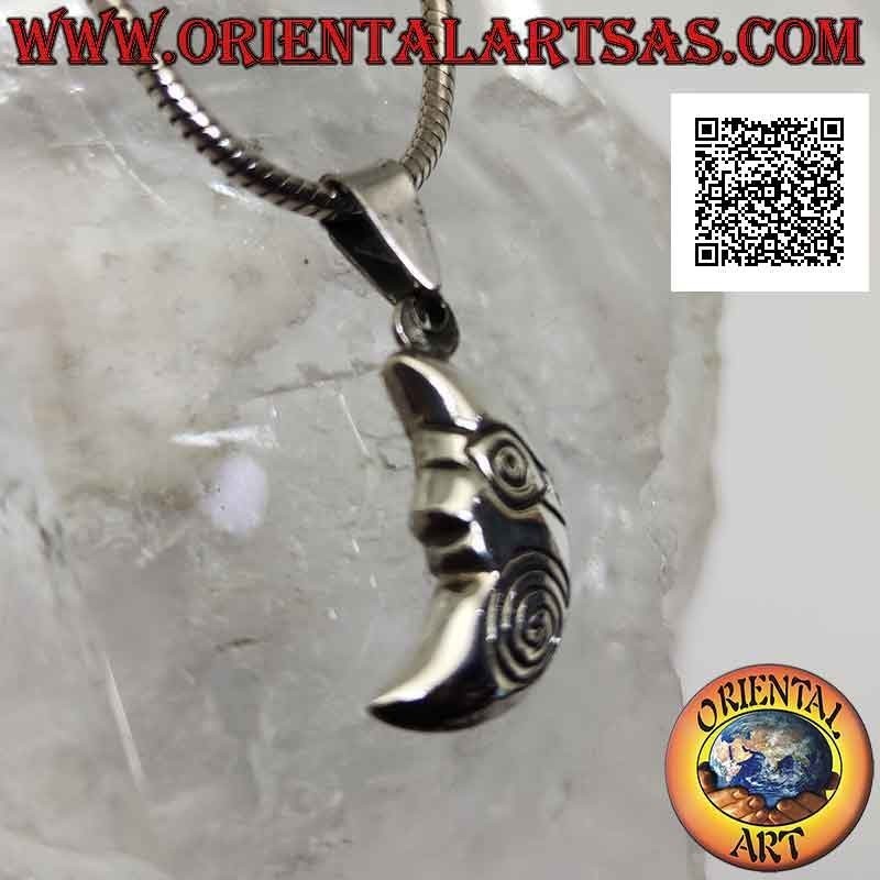 Colgante de plata, media luna de doble cara con cara en forma y espiral grabada