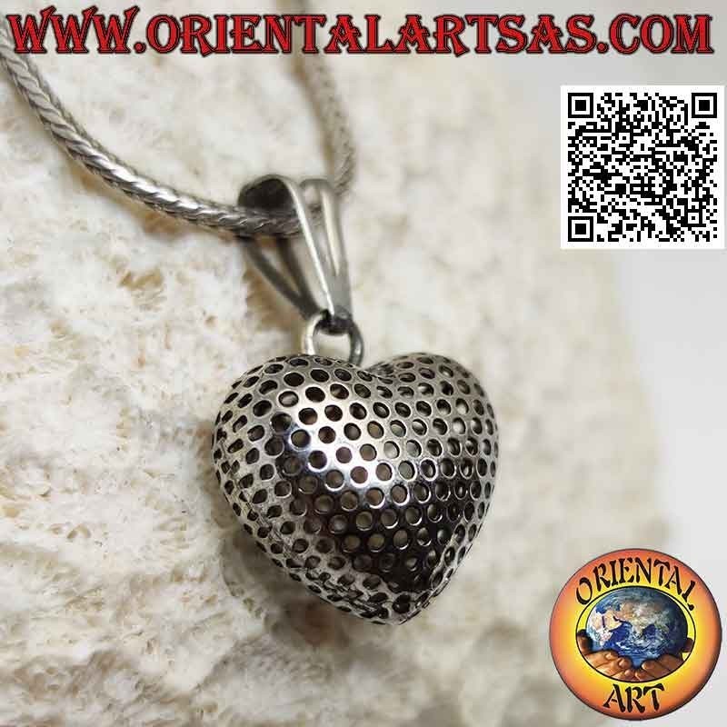 Colgante de plata, corazón convexo tridimensional perforado