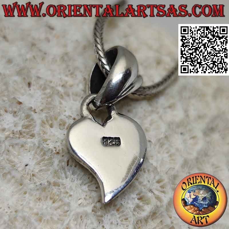 Ciondolo in argento, cuore liascio e bombato con punta allungata