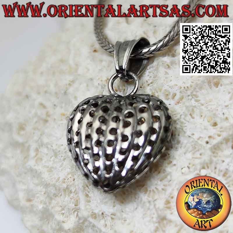 Ciondolo in argento, cuore tridimensionale a linee verticali forellate