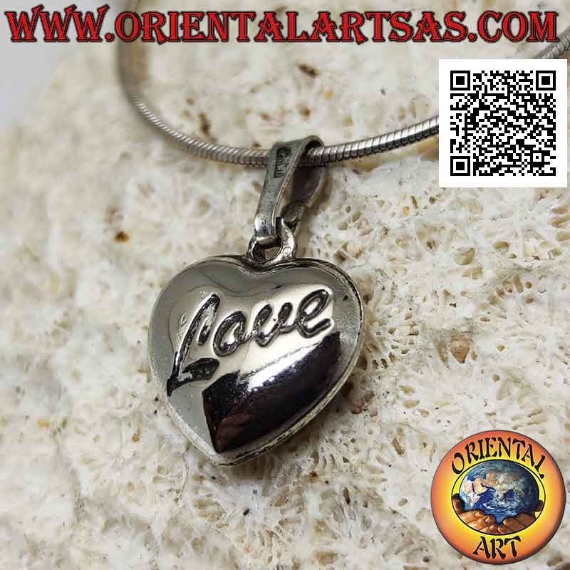 Ciondolo in argento, cuore liscio con scritta "love" incisa