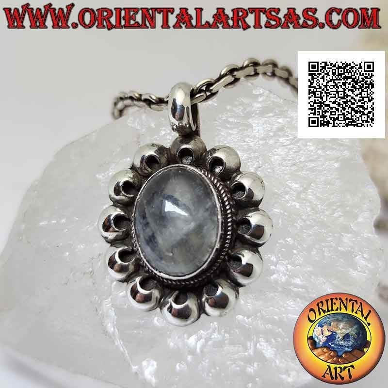 Pendentif en argent avec labradorite ovale entourée de disques perforés