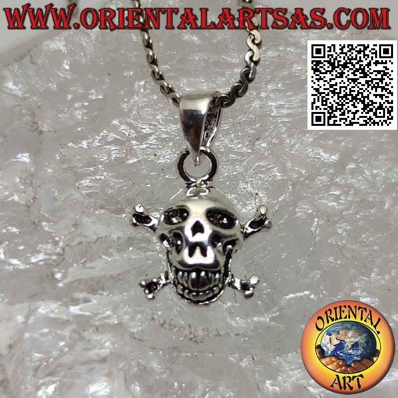 Silver pendant, the predator's skull (protruding teeth)