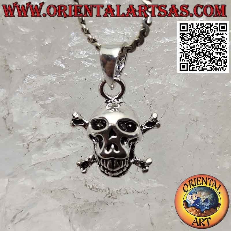 Pendentif en argent, le crâne du prédateur (dents saillantes)