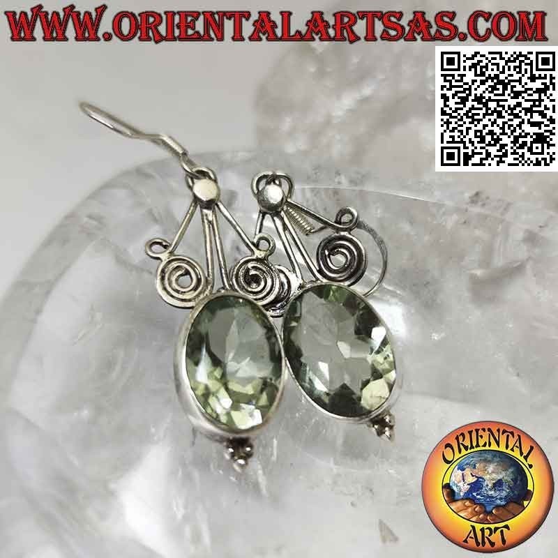 Pendientes de plata con aguamarina verde ovalada facetada bajo hilos en espiral