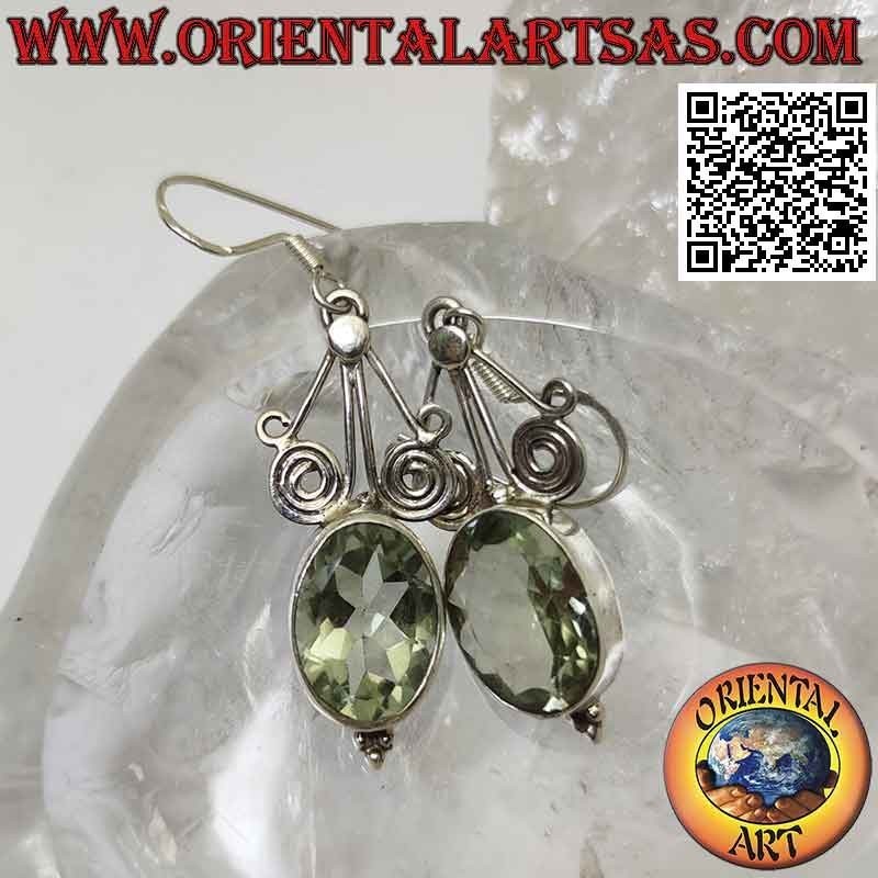 Pendientes de plata con aguamarina verde ovalada facetada bajo hilos en espiral