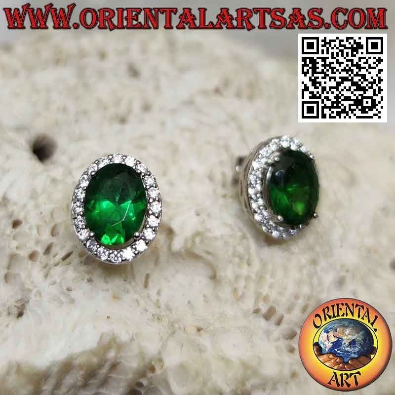 Boucles d'oreilles en argent avec émeraude synthétique ovale sertie de zircons